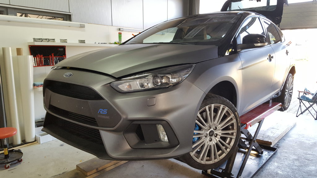 Ford Focus RS Komplettfolierung Charcoal matt metallic