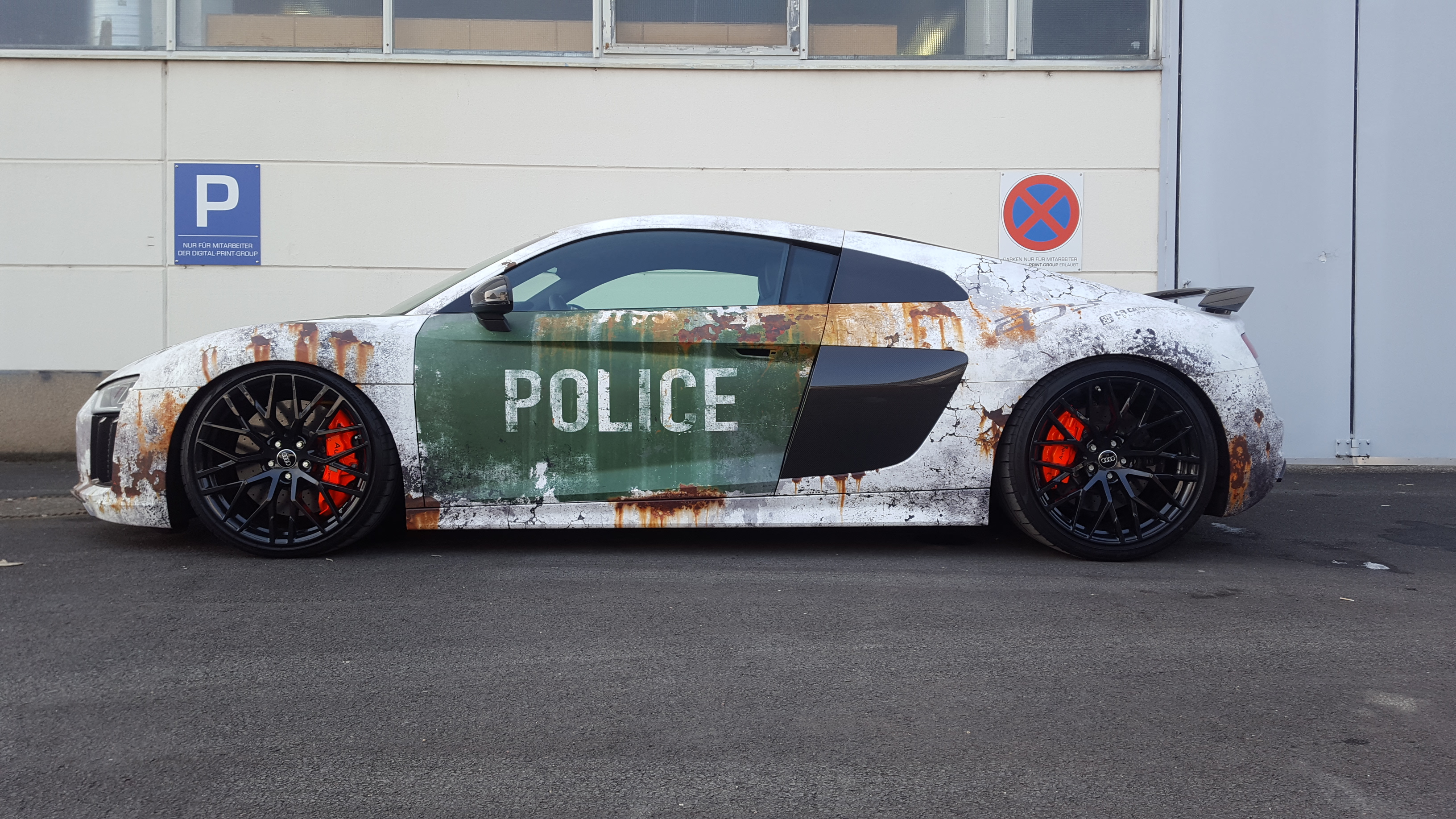 Audi R8 Digitaldruck Komplettfolierung Police Design