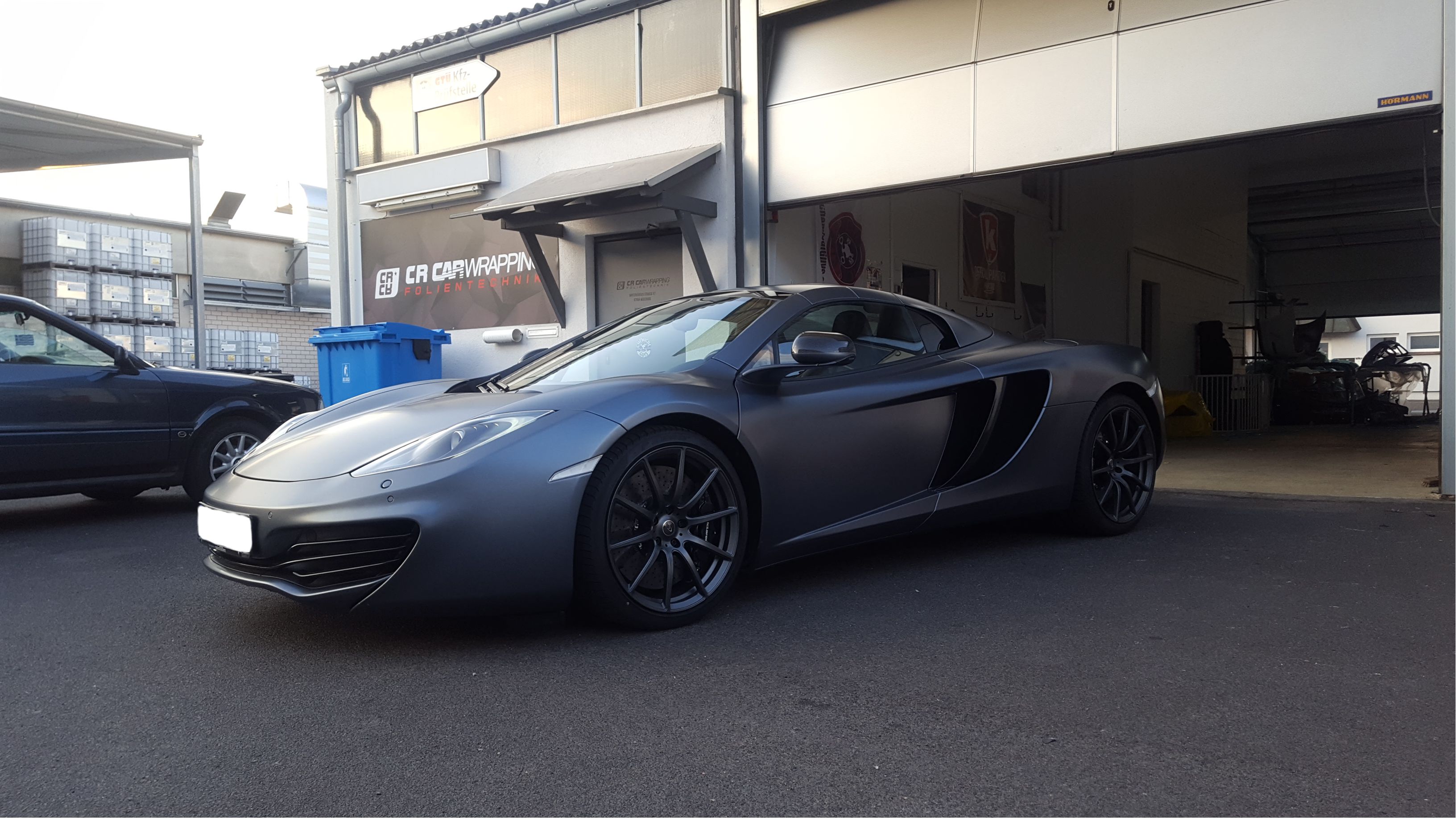 McLaren MP4 Komplettfolierung in Satin Grau metallic