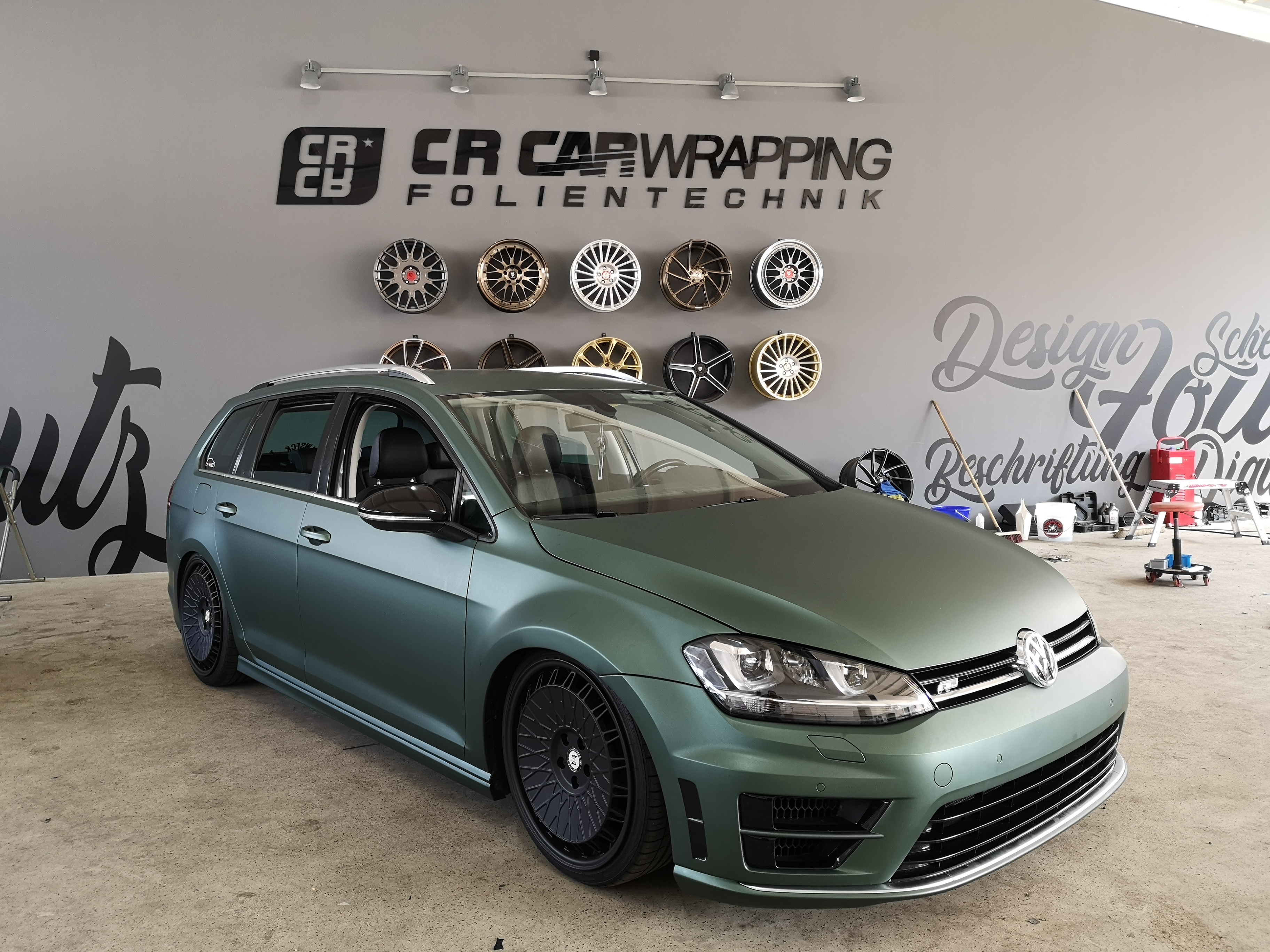 Golf 7 Variant Komplettfolierung in Charcoal matt metallic