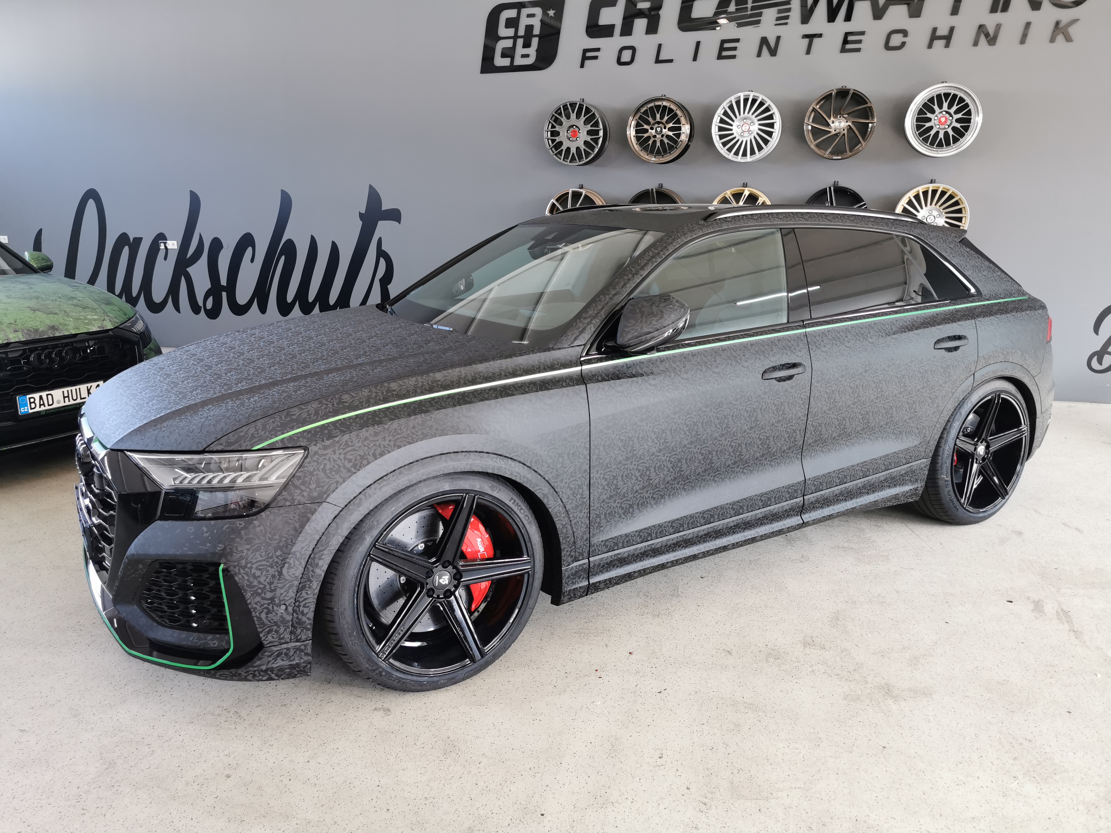 Audi RSQ8 Shadow Black Folierung Würzburg