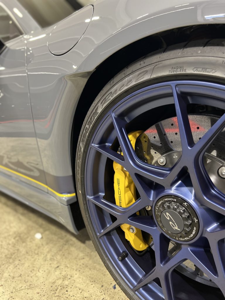 Porsche Cayman GT4 RS XPEL Lackschutz Keramikversiegelung und Design