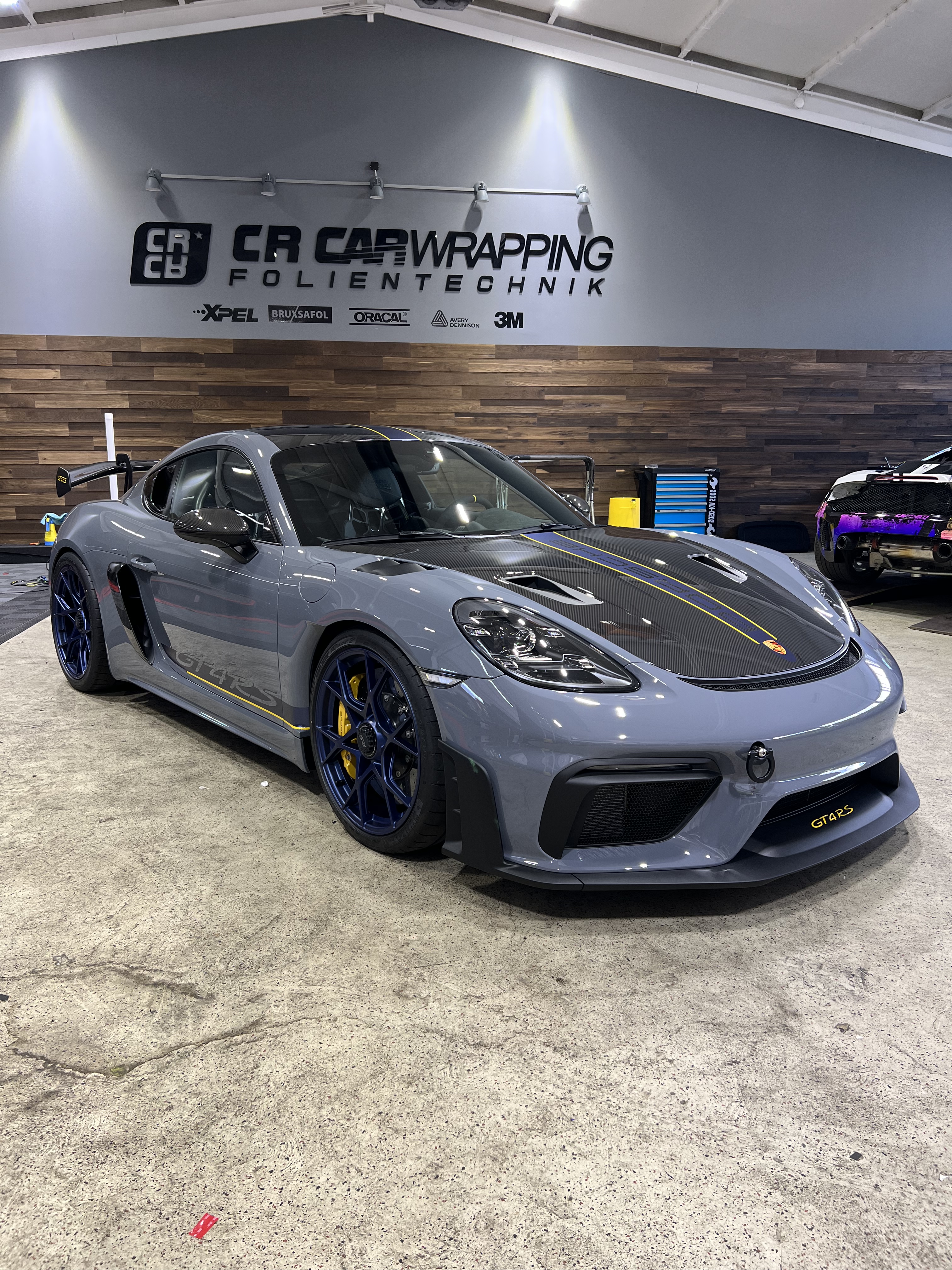 Porsche Cayman GT4 RS XPEL Lackschutz Keramikversiegelung und Design