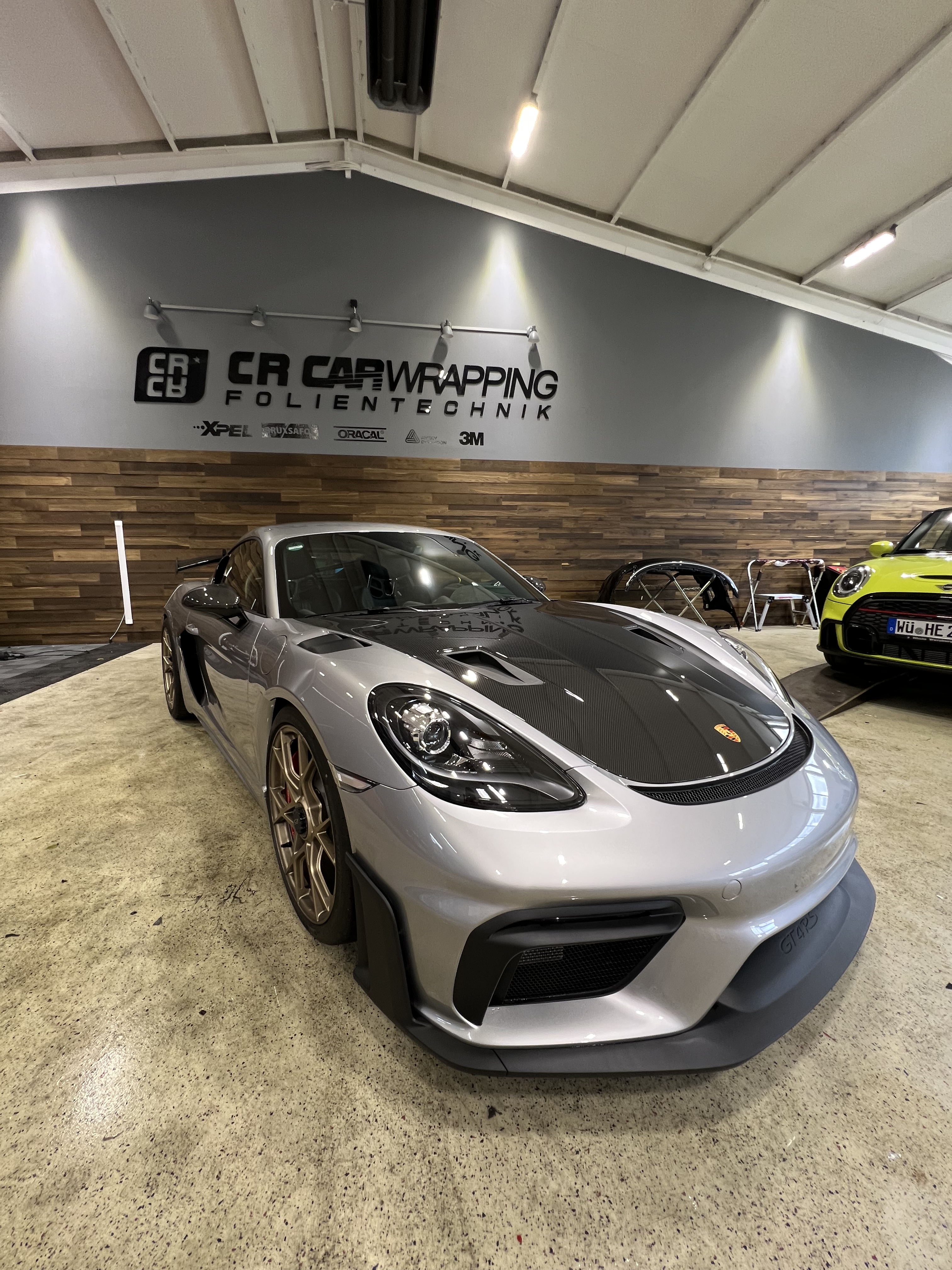 Porsche GT4 RS in GT Silber XPEL Lackschutz Komplettfolierung inkl Keramikversiegelung