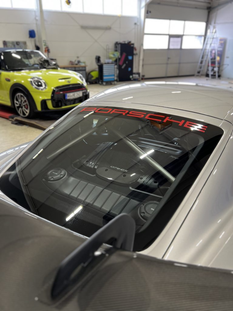 Porsche GT4 RS in GT Silber XPEL Lackschutz Komplettfolierung inkl Keramikversiegelung
