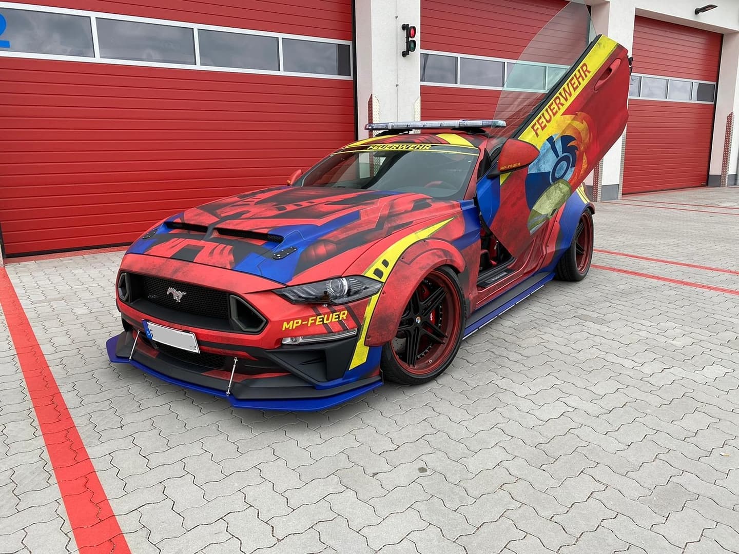 Ford Mustang GT MP Feuer Digitaldruck Komplettfolierung001 1