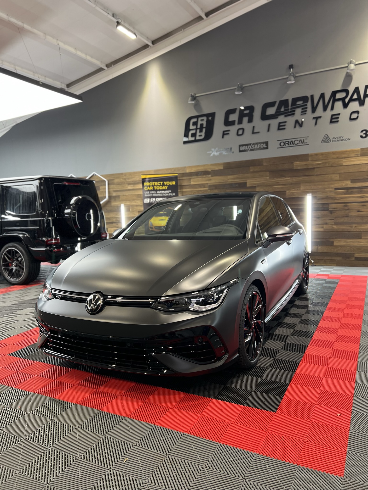 VW Golf 8 R Komplettfolierung in PWF Obsidian Black mattimage00077